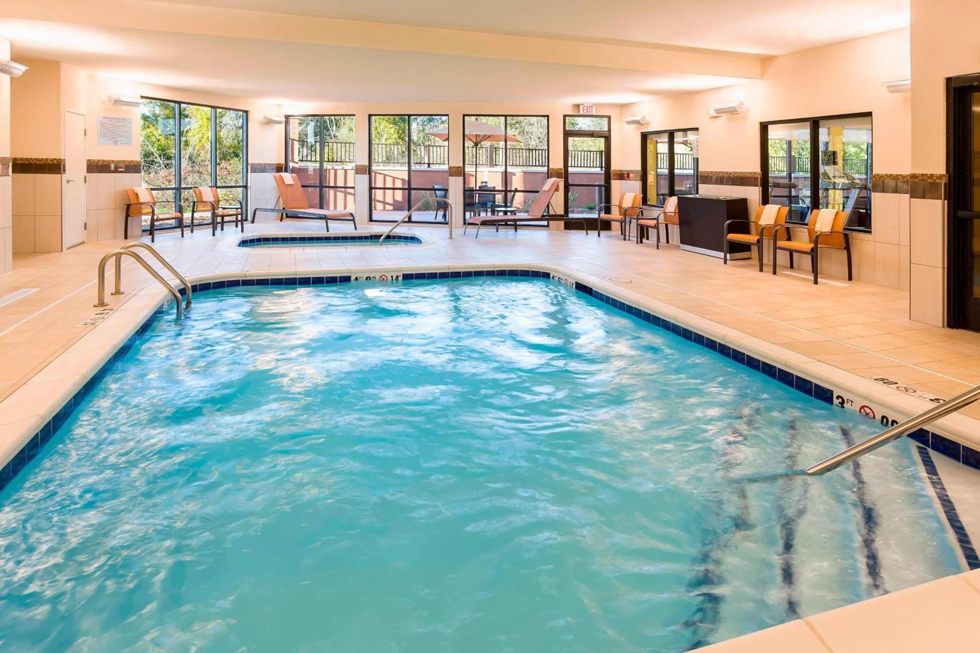 Courtyard By Marriott Kalamazoo Portage Экстерьер фото