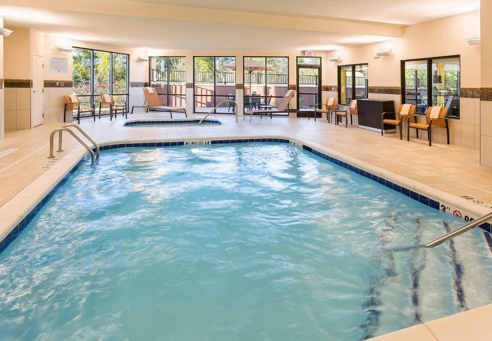 Courtyard By Marriott Kalamazoo Portage Экстерьер фото
